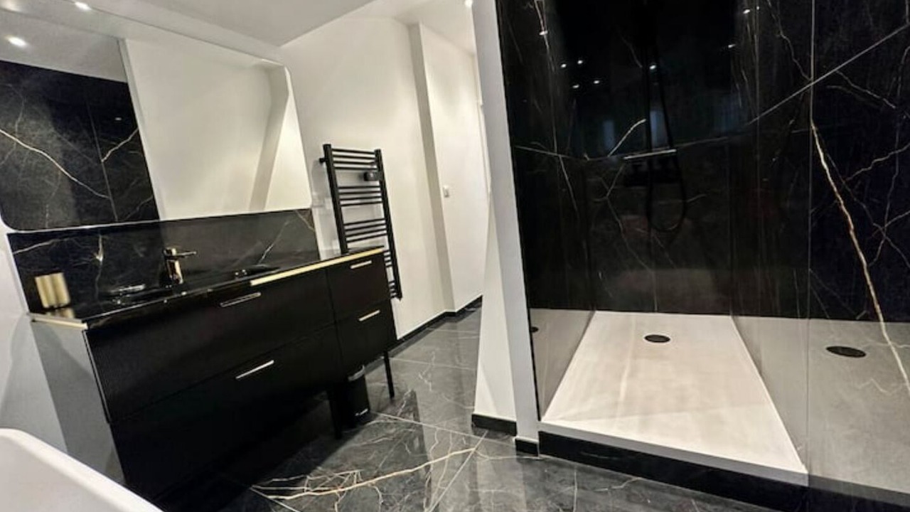 Photo of Bathroom in Reims City Centre