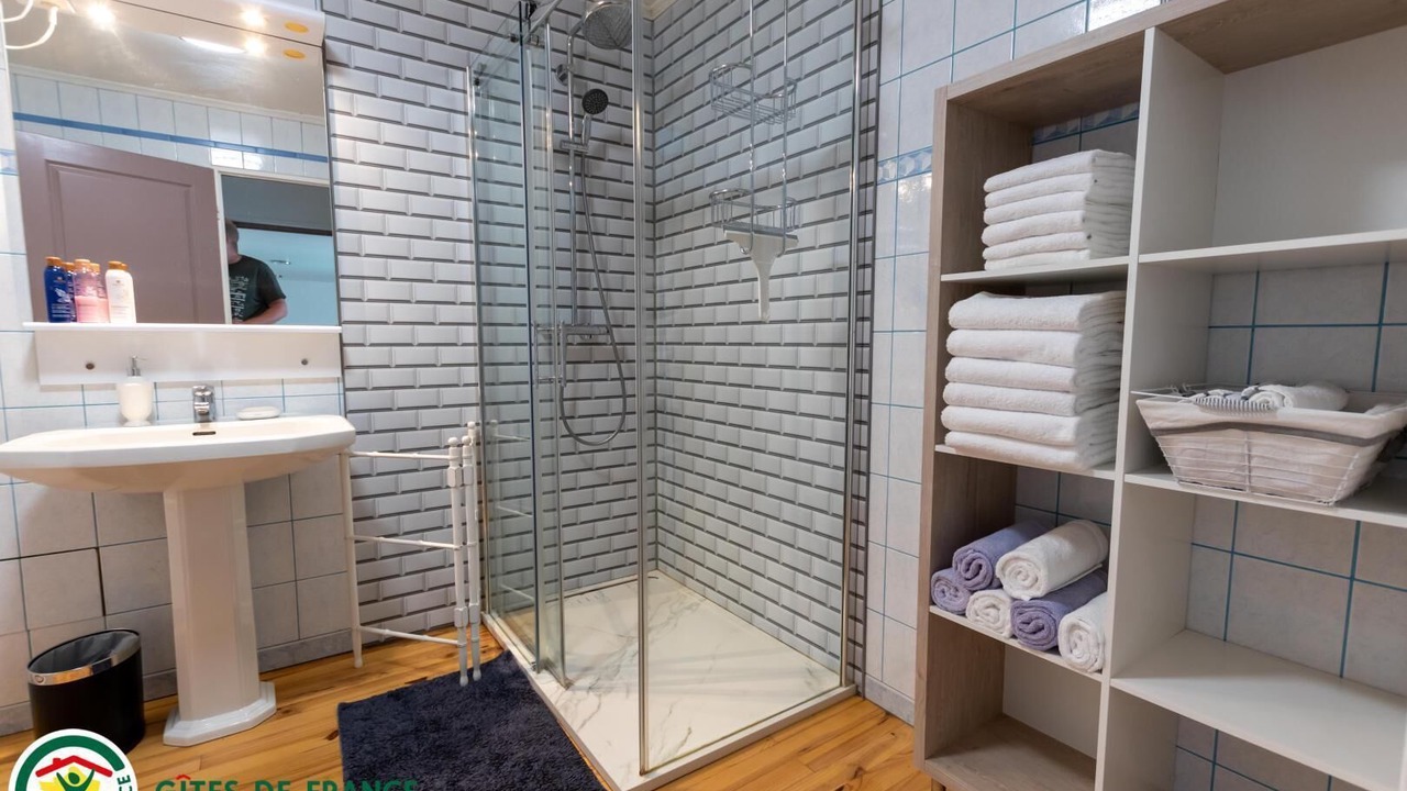 Photo of Bathroom in Heutregiville