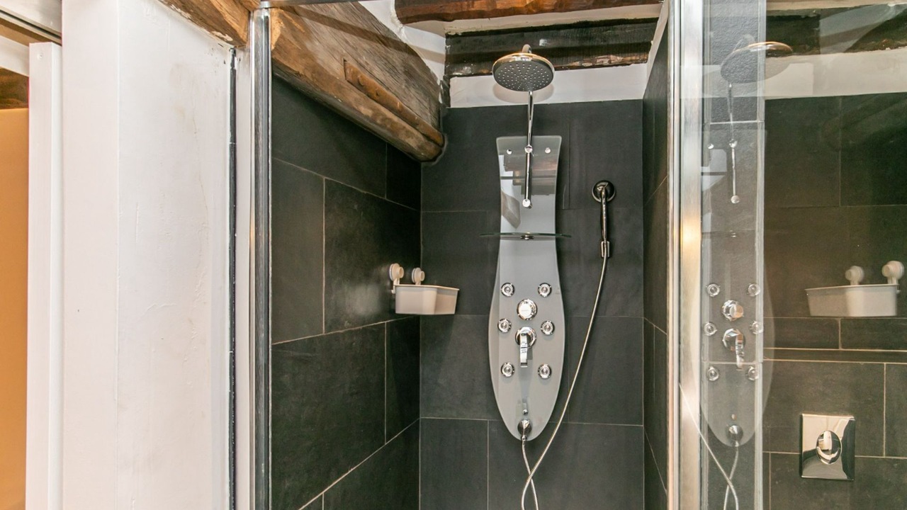 Photo of Bathroom in Courtomer