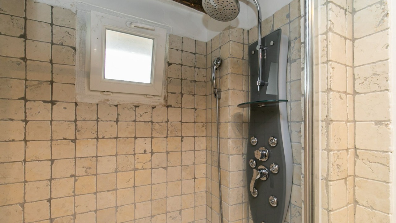 Photo of Bathroom in Courtomer