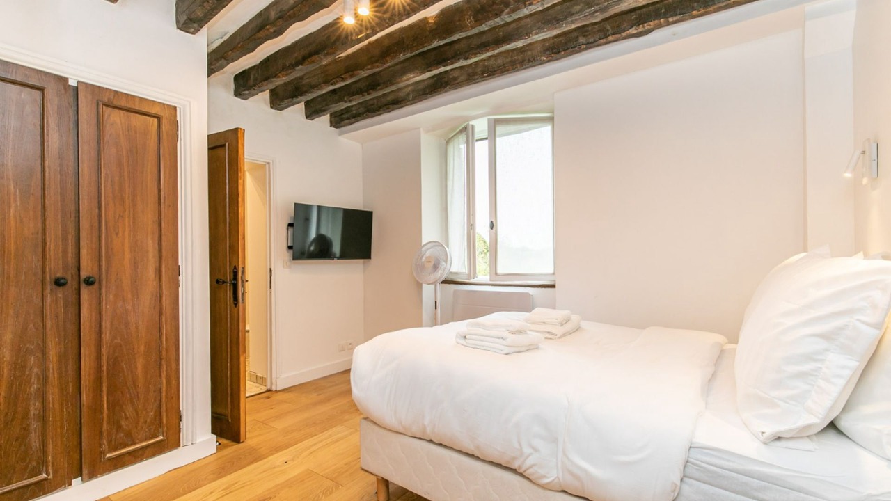 Photo of Bedroom in Courtomer