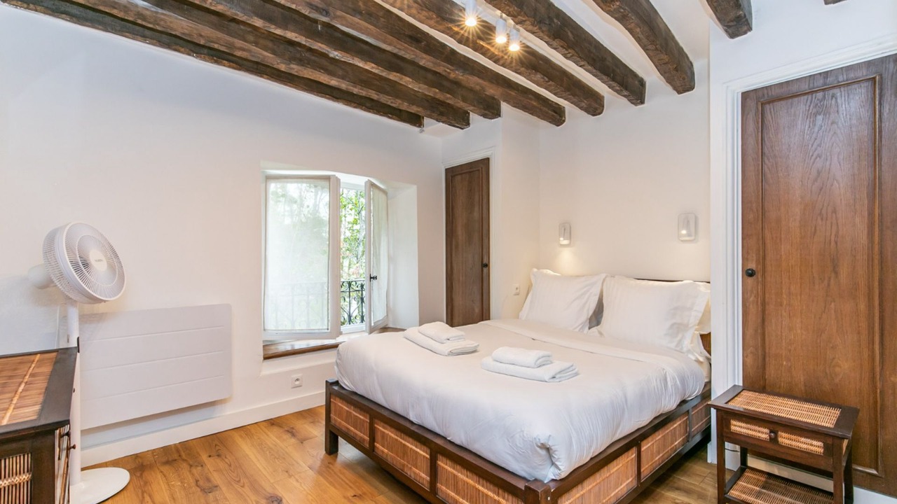 Photo of Bedroom in Courtomer