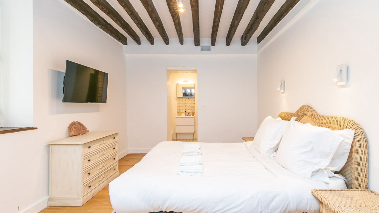 Photo of Bedroom in Courtomer