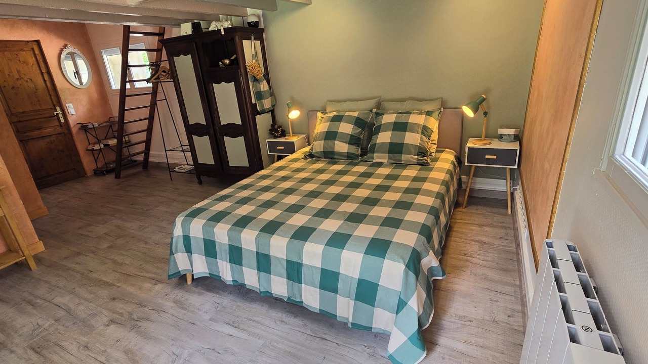 Photo of Bedroom in Emance