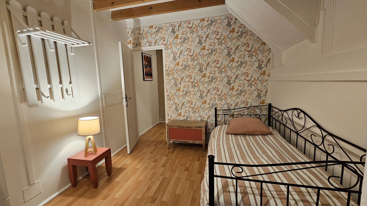 Photo of Bedroom in Vault-de-Lugny