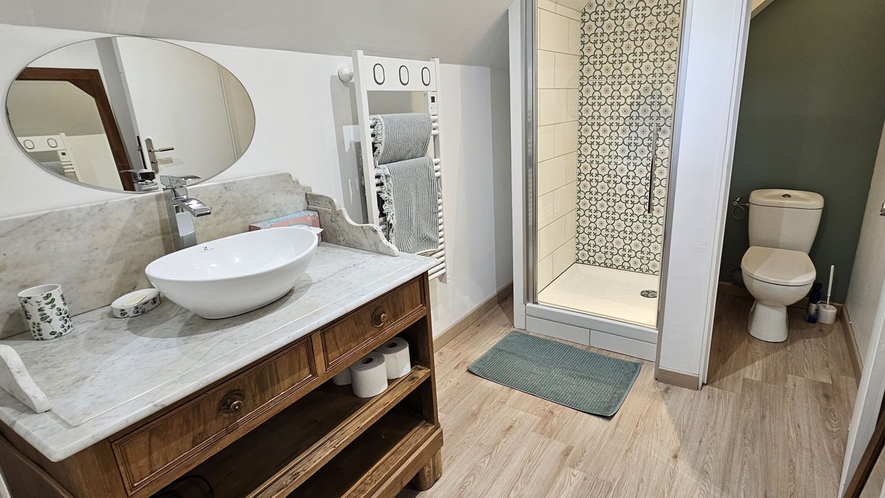 Photo of Bathroom in Vault-de-Lugny