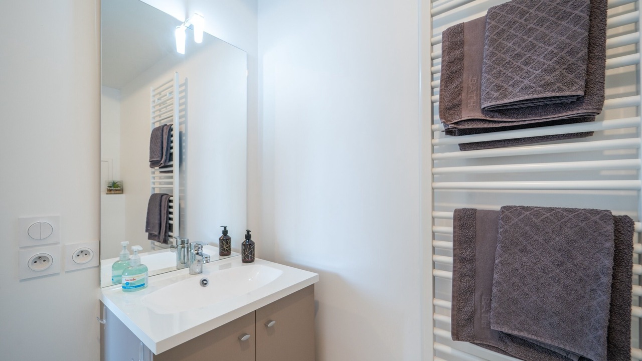 Photo of Bathroom in Le Bourget