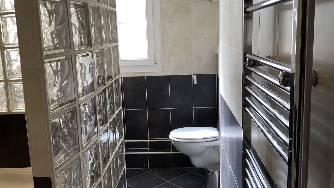 Photo of Bathroom in Colombes
