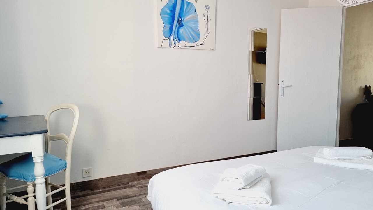 Photo of Bedroom in Viels-Maisons