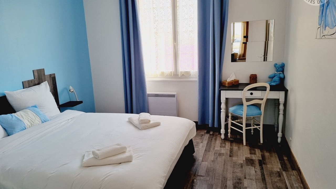 Photo of Bedroom in Viels-Maisons