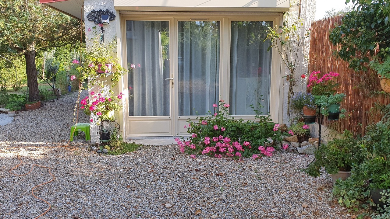 Photo of Outdoor in Guernes