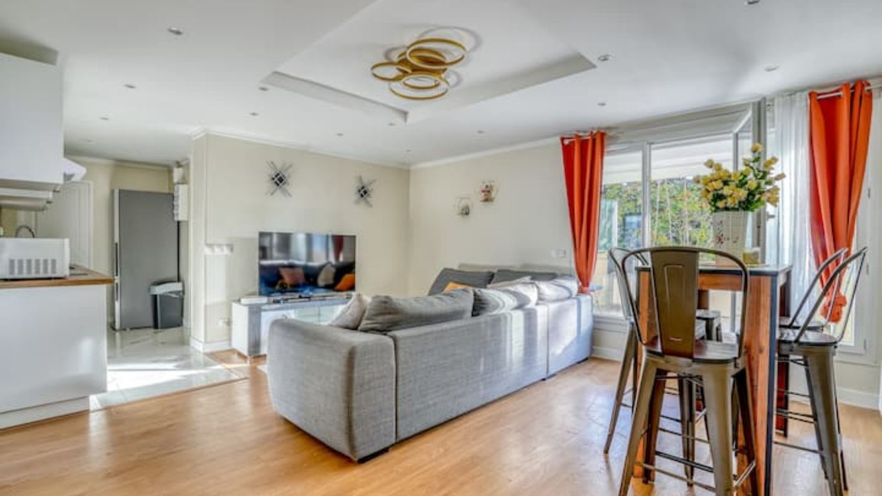Photo of Livingroom in Epinay-sur-Seine