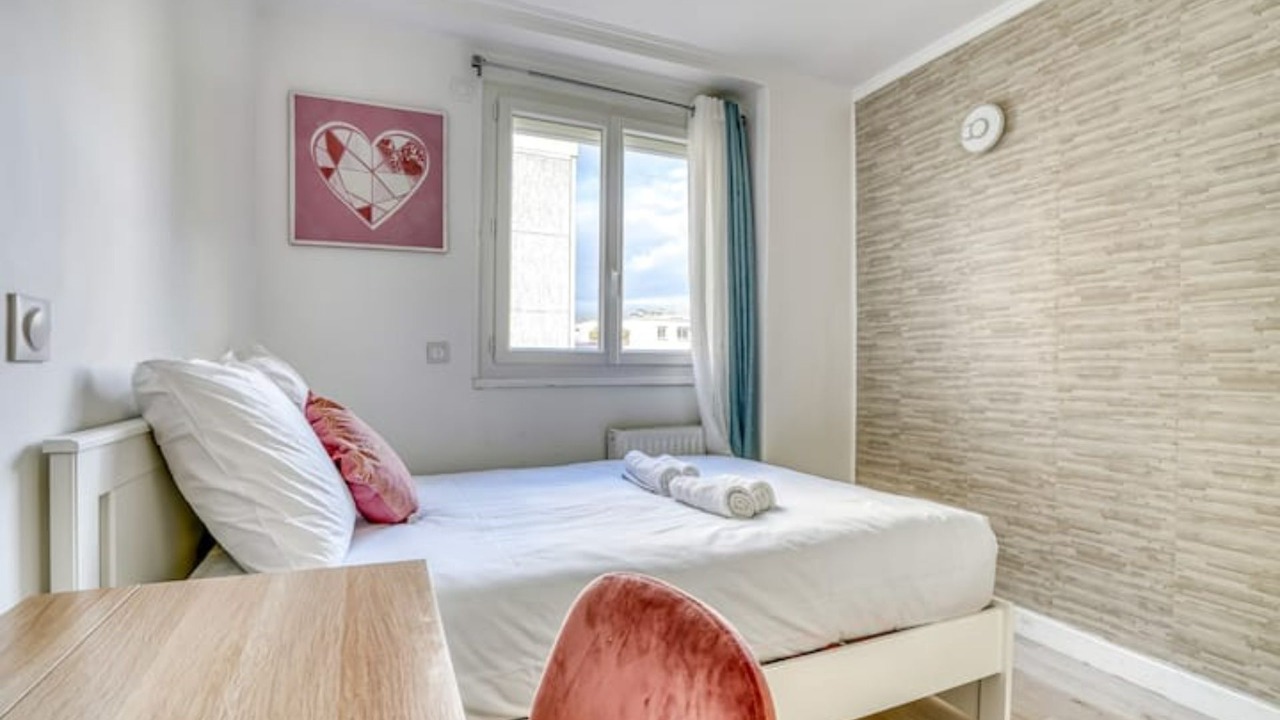 Photo of Bedroom in Epinay-sur-Seine