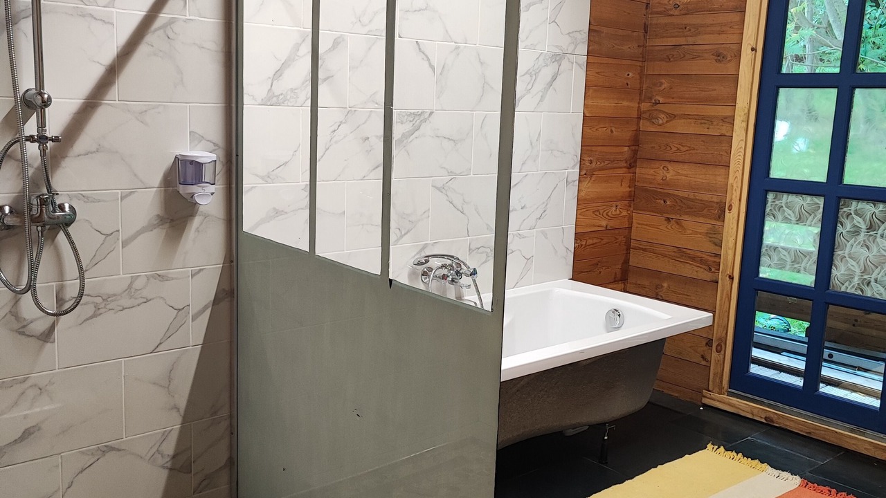 Photo of Bathroom in Montivilliers