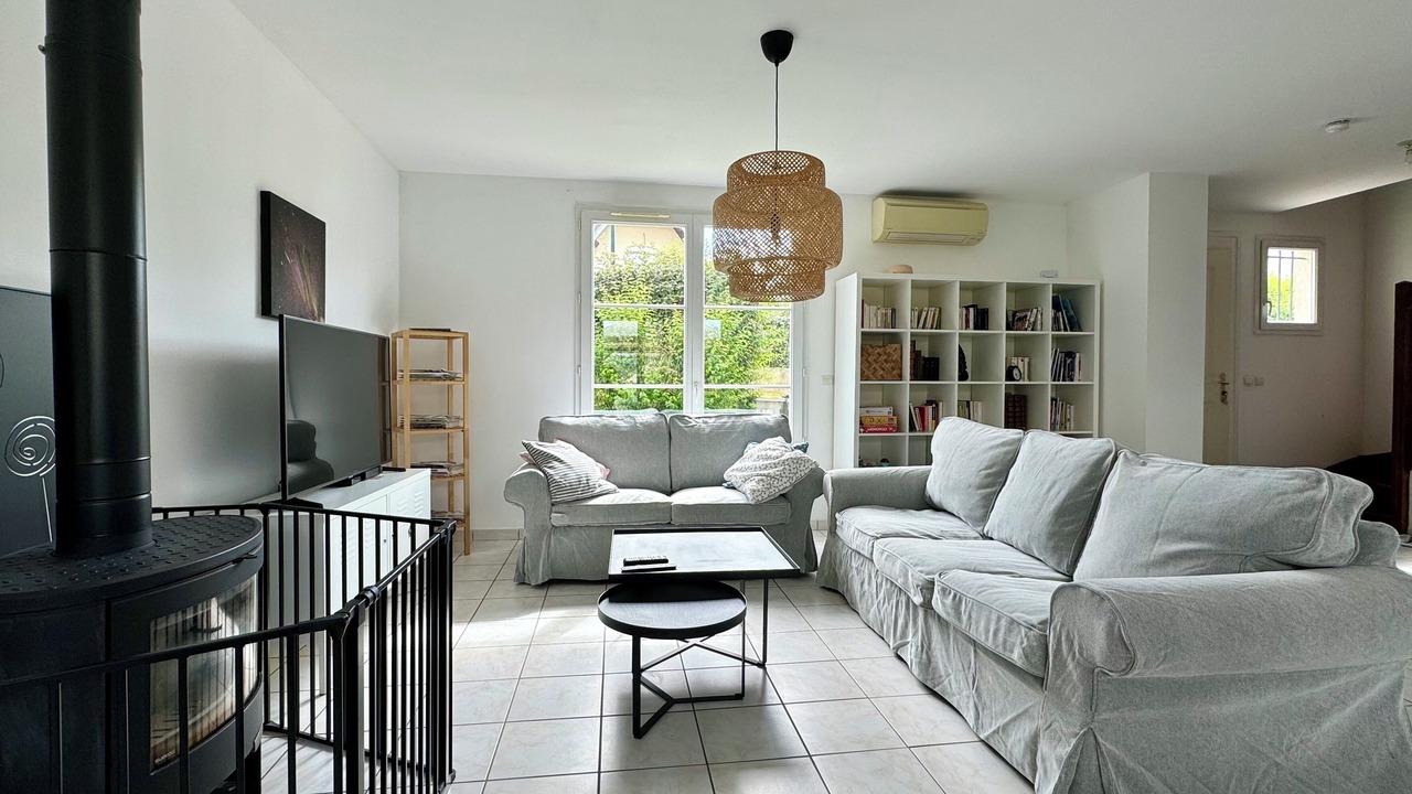 Photo of Livingroom in Vernon