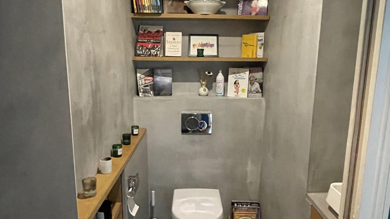 Photo of Bathroom in Combat