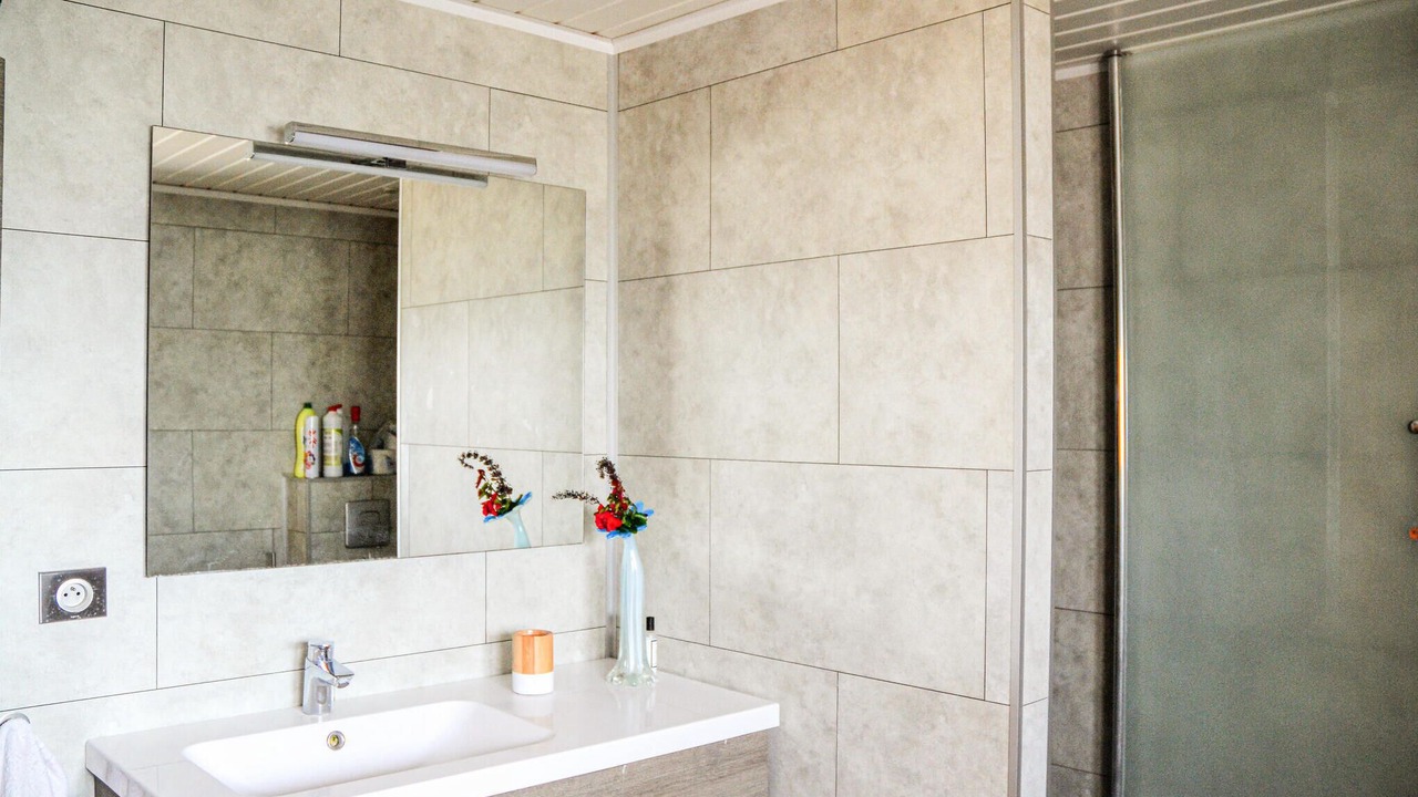 Photo of Bathroom in Saulchery