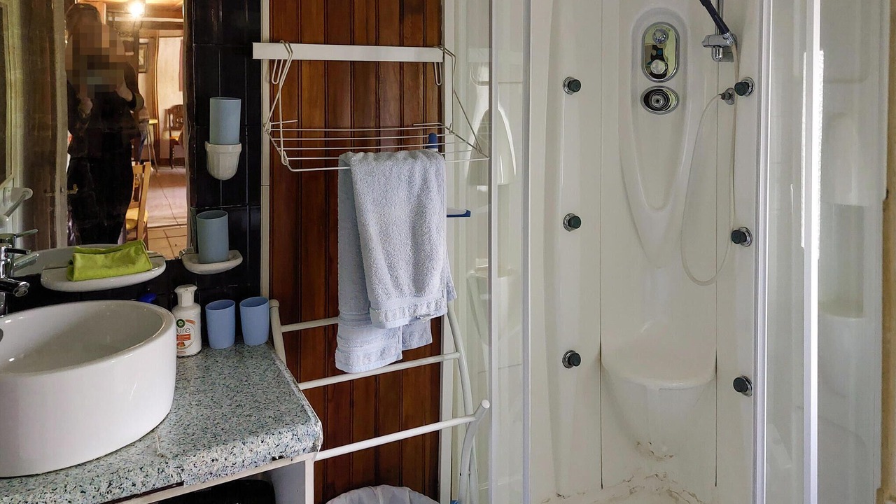Photo of Bathroom in Longvilliers