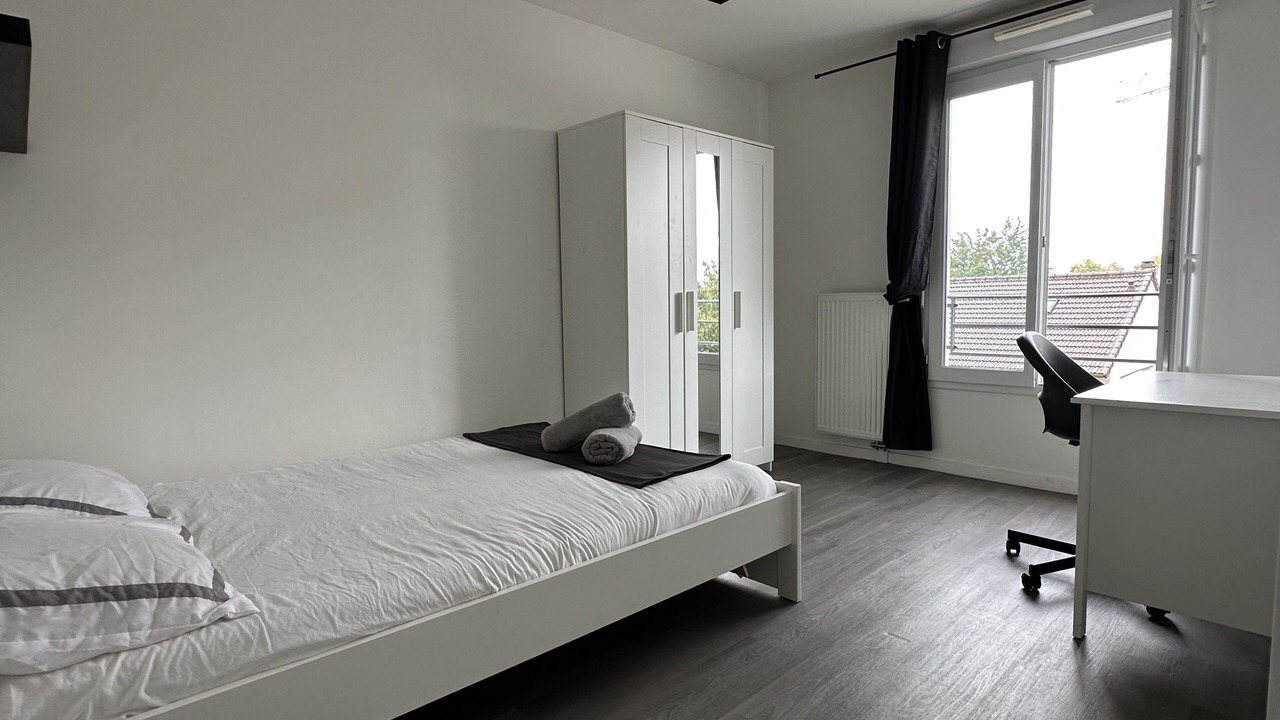 Photo of Bedroom in Le Blanc-Mesnil