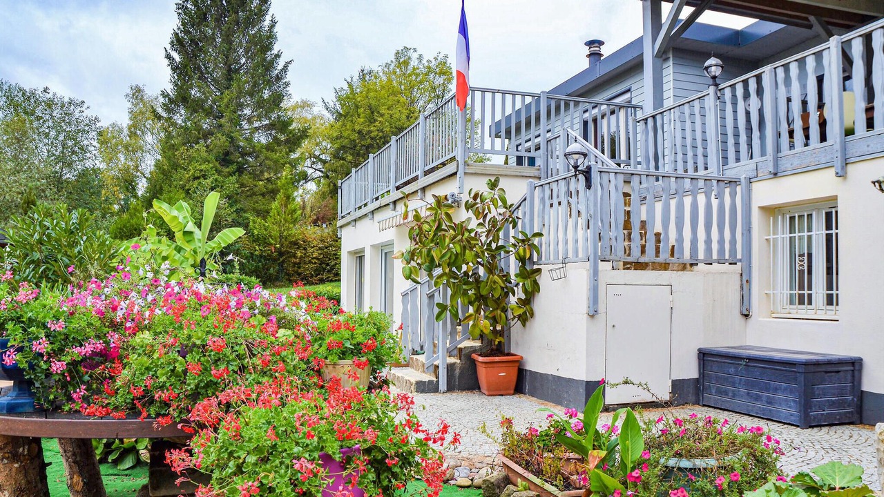 Photo of Others in Chambornay-les-Pin