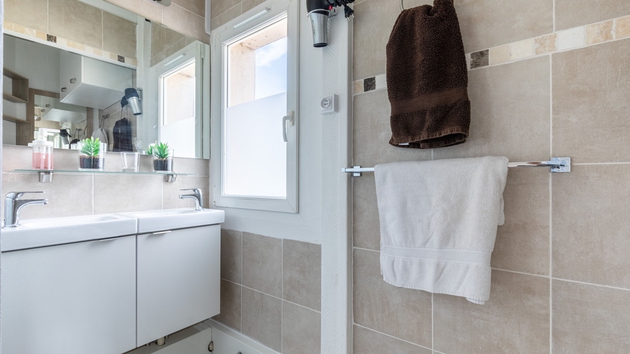 Photo of Bathroom in Bennecourt