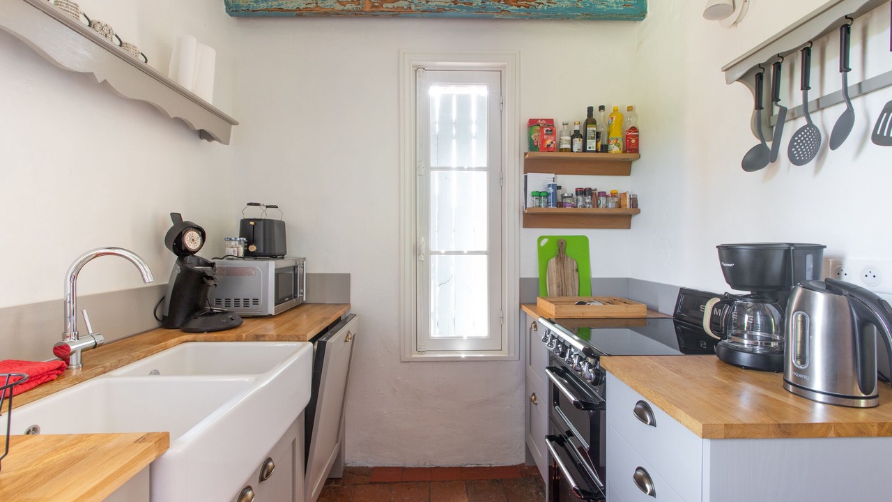 Photo of Kitchen in Saint-Ouen-le-Pin