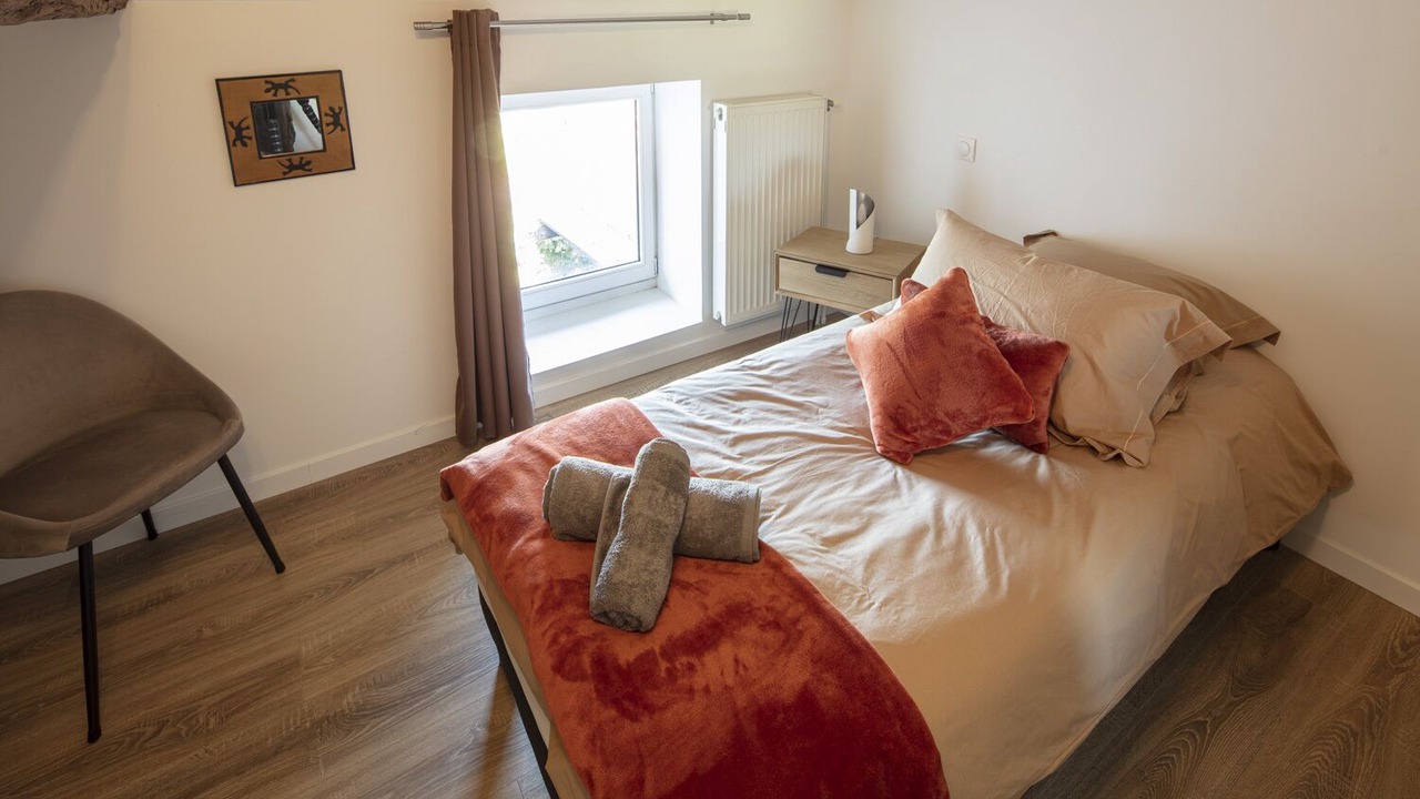 Photo of Bedroom in Vaux-en-Beaujolais