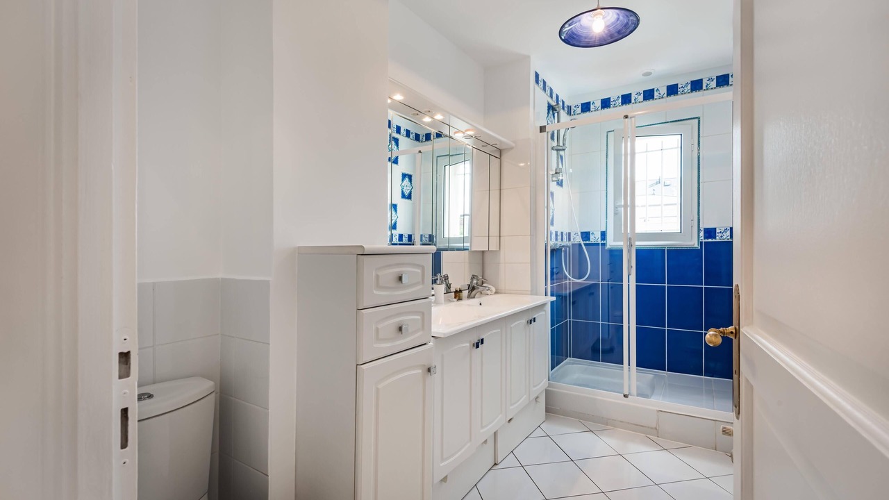 Photo of Bathroom in Le Chesnay
