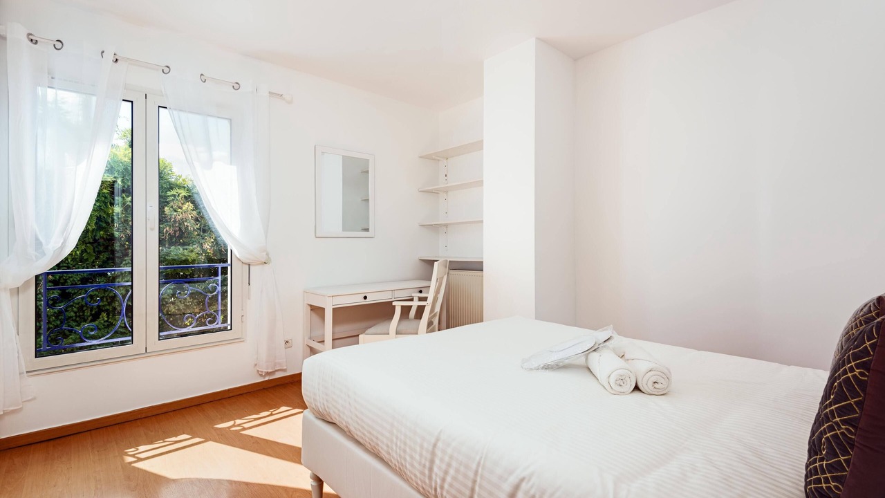 Photo of Bedroom in Le Chesnay