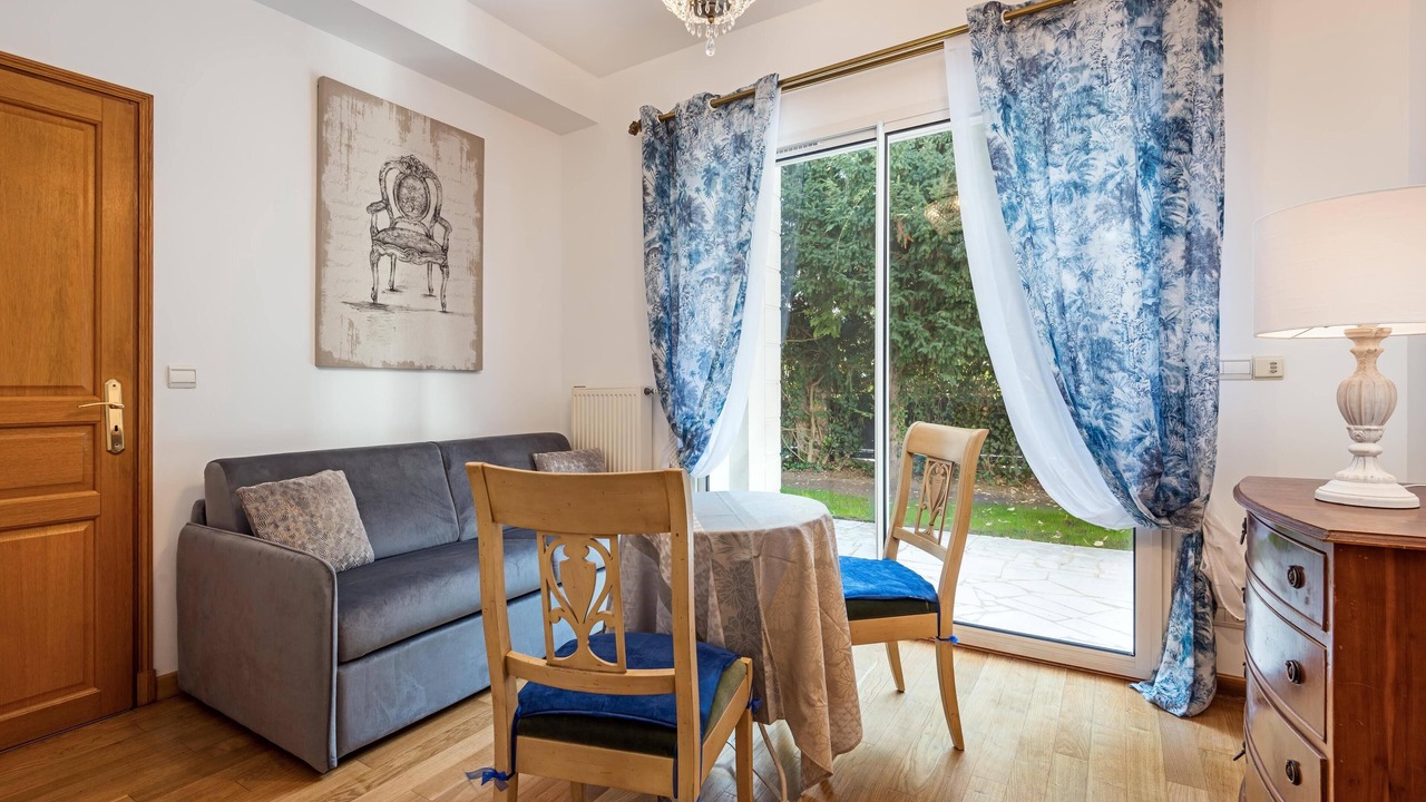 Photo of Livingroom in Le Chesnay