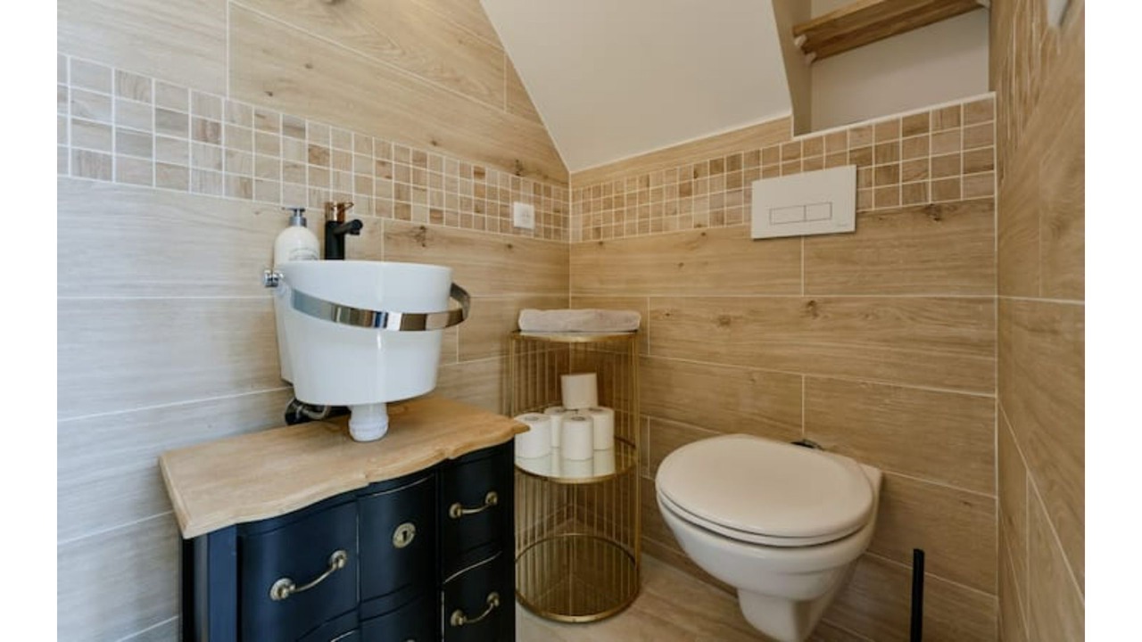 Photo of Bathroom in Pressagny-lʼOrgeuilleux