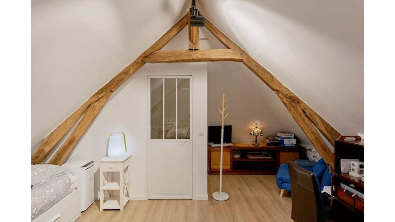 Photo of Bedroom in Pressagny-lʼOrgeuilleux