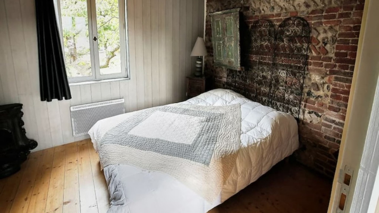 Photo of Bedroom in Cuverville-sur-Yeres