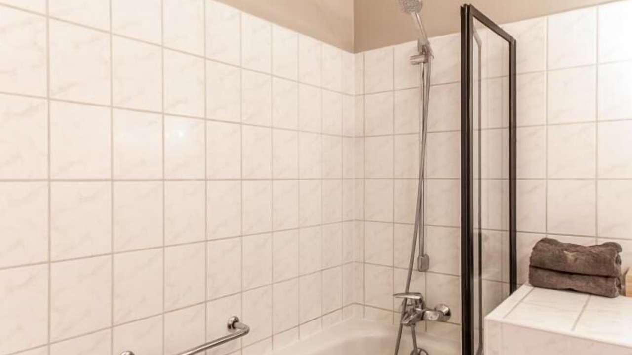 Photo of Bathroom in Saint-Sernin-du-Plain