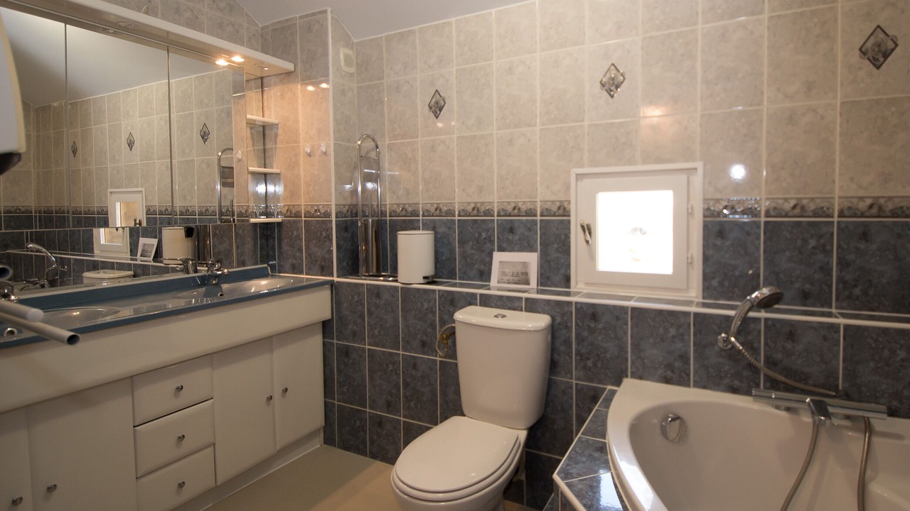 Photo of Bathroom in Saint-Amand-sur-Fion