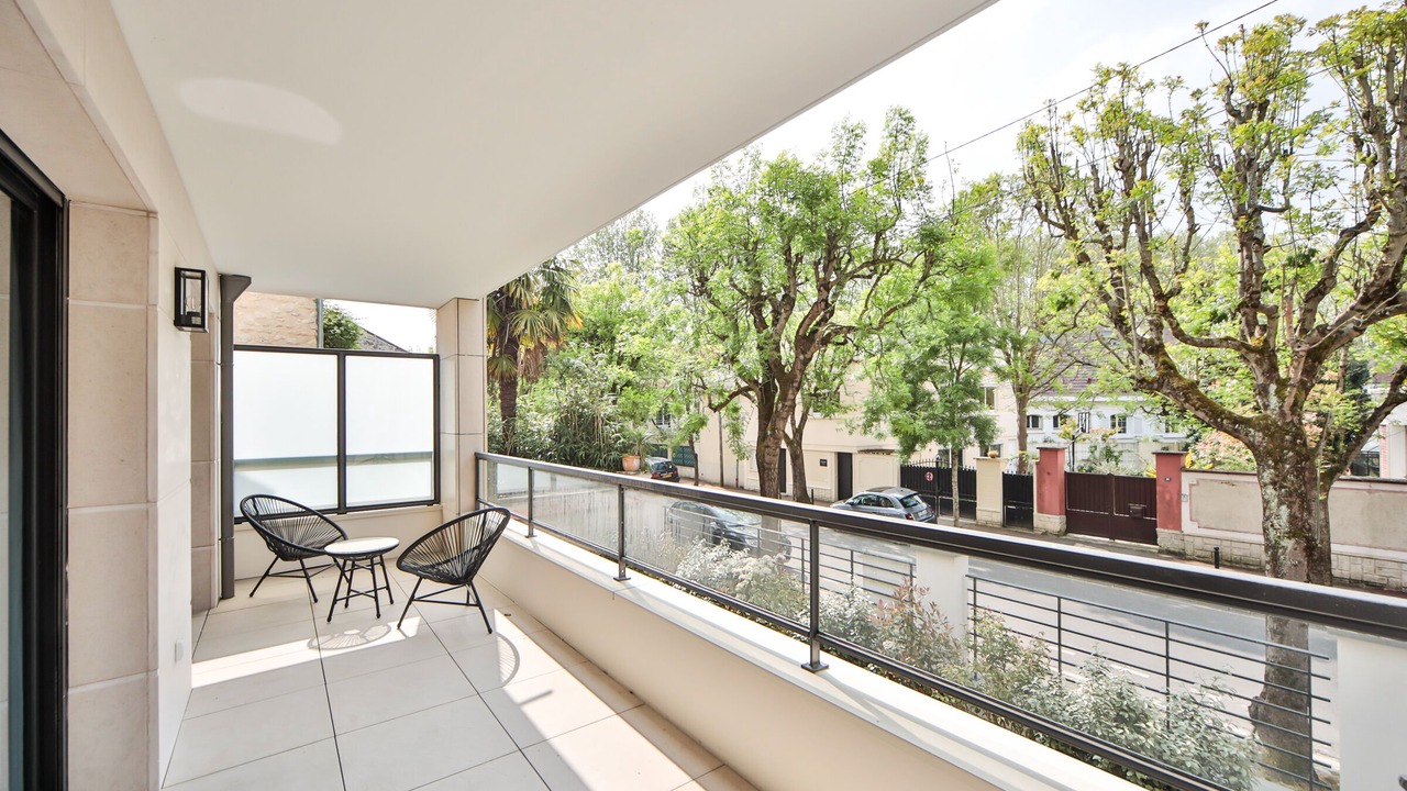 Photo of Patio Balcony in La Varenne Saint-Hilaire
