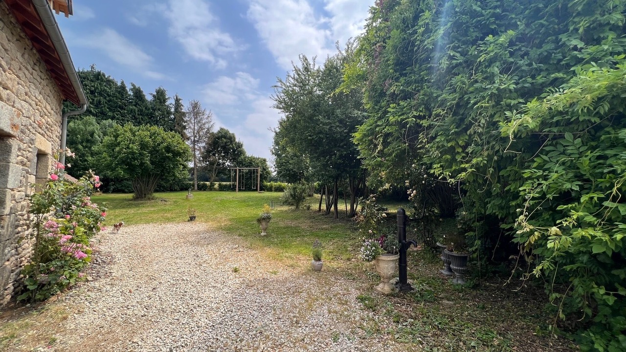 Photo of Outdoor in Lonrai