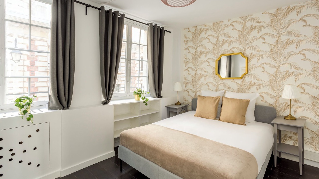 Photo of Bedroom in 2nd Arrondissement