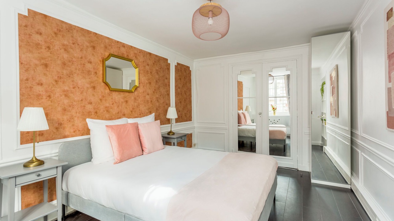 Photo of Bedroom in 2nd Arrondissement