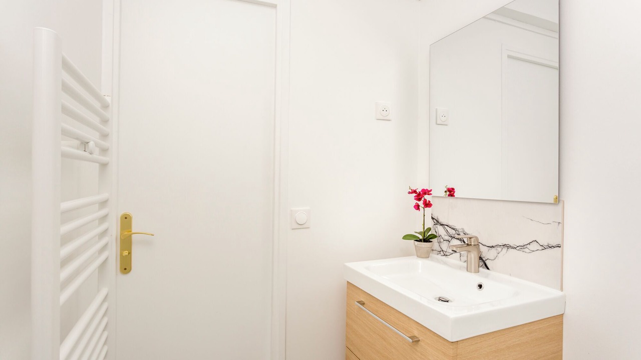 Photo of Bathroom in 2nd Arrondissement