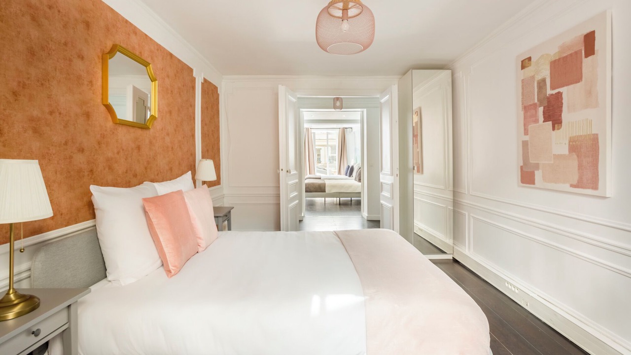 Photo of Bedroom in 2nd Arrondissement