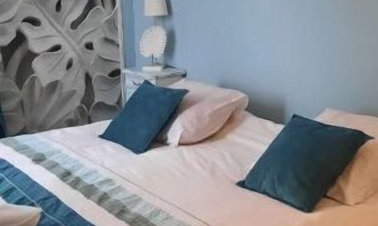 Photo of Bedroom in Brains-sur-Gee