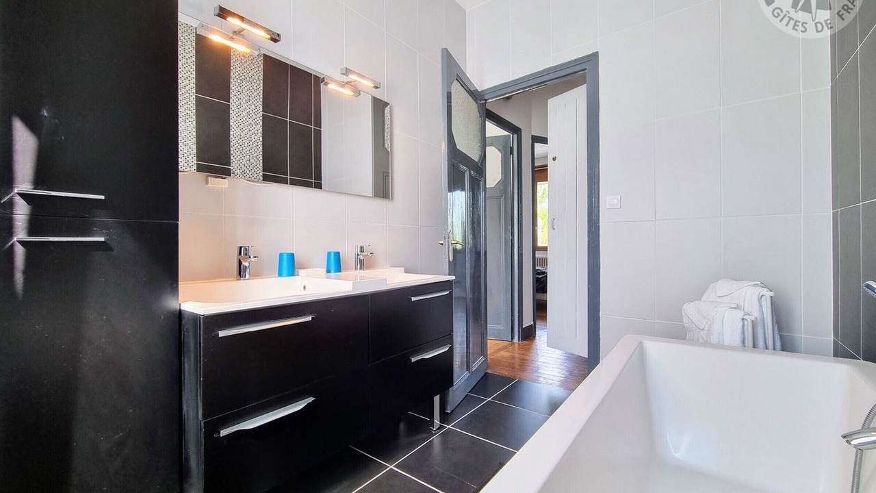 Photo of Bathroom in Cambrai