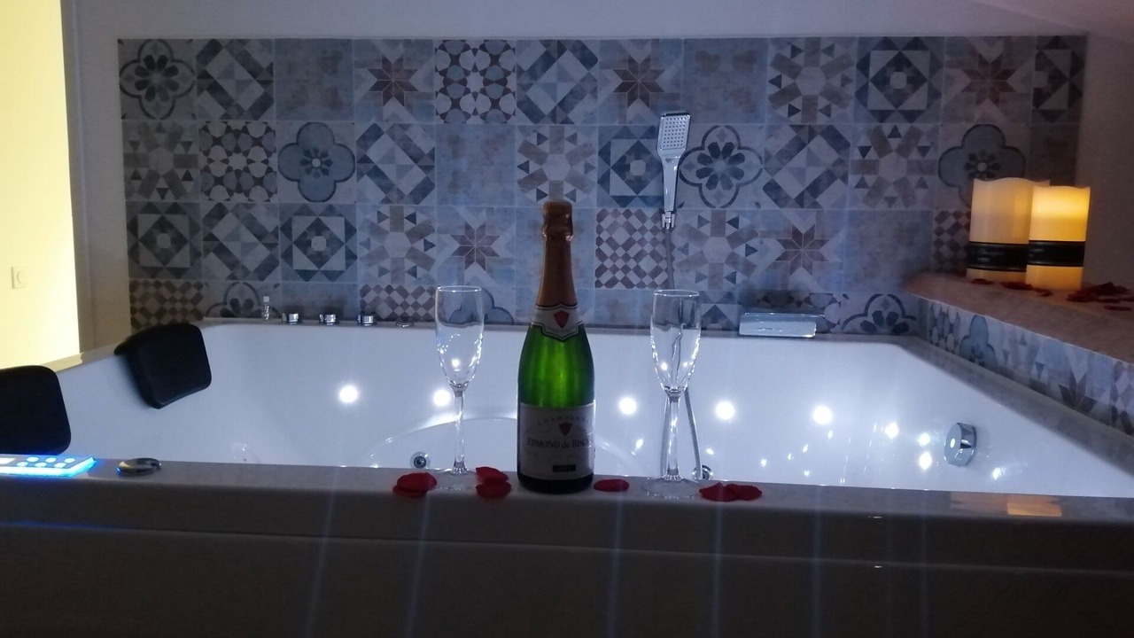 Photo of Bathroom in Pont-de-Veyle