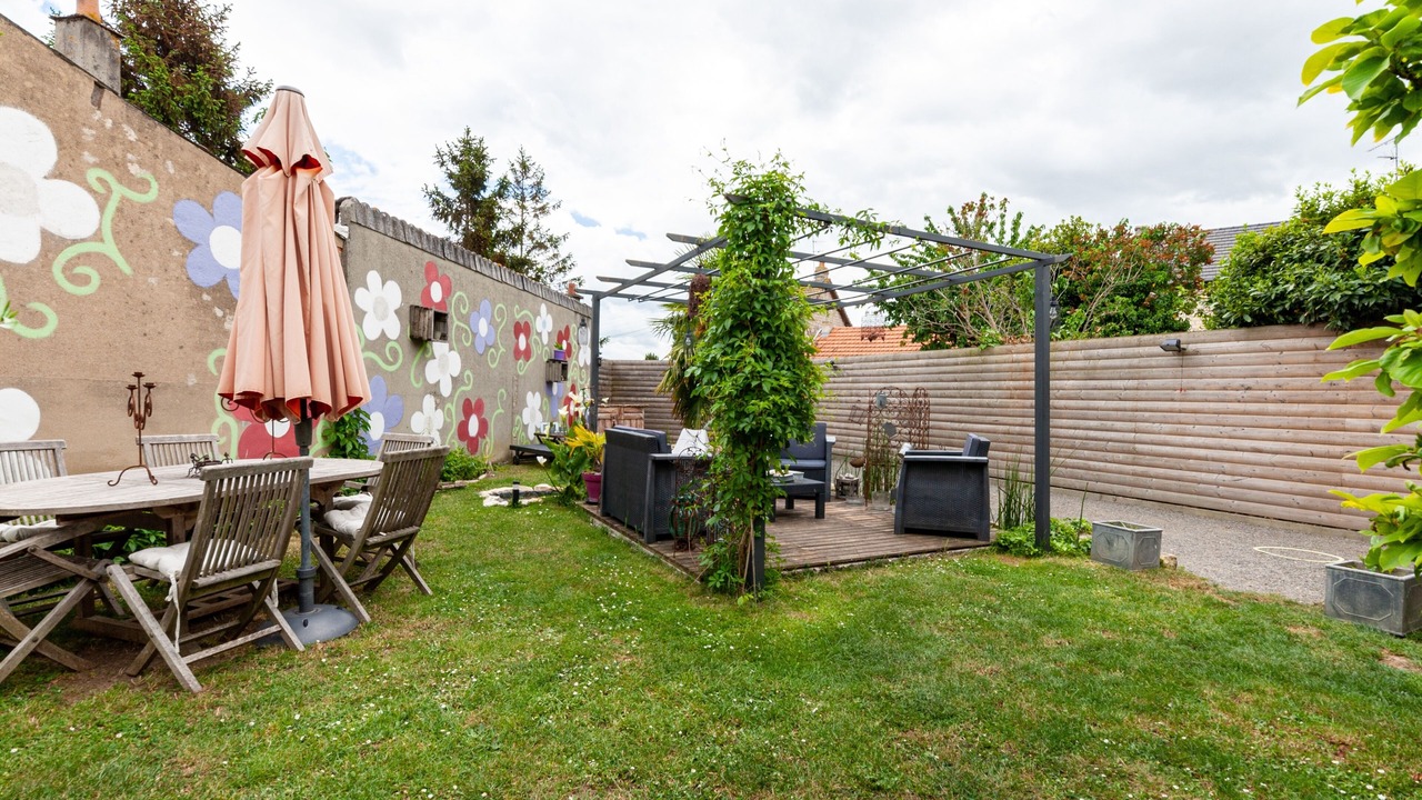 Photo of Outdoor in La Demi-Lune