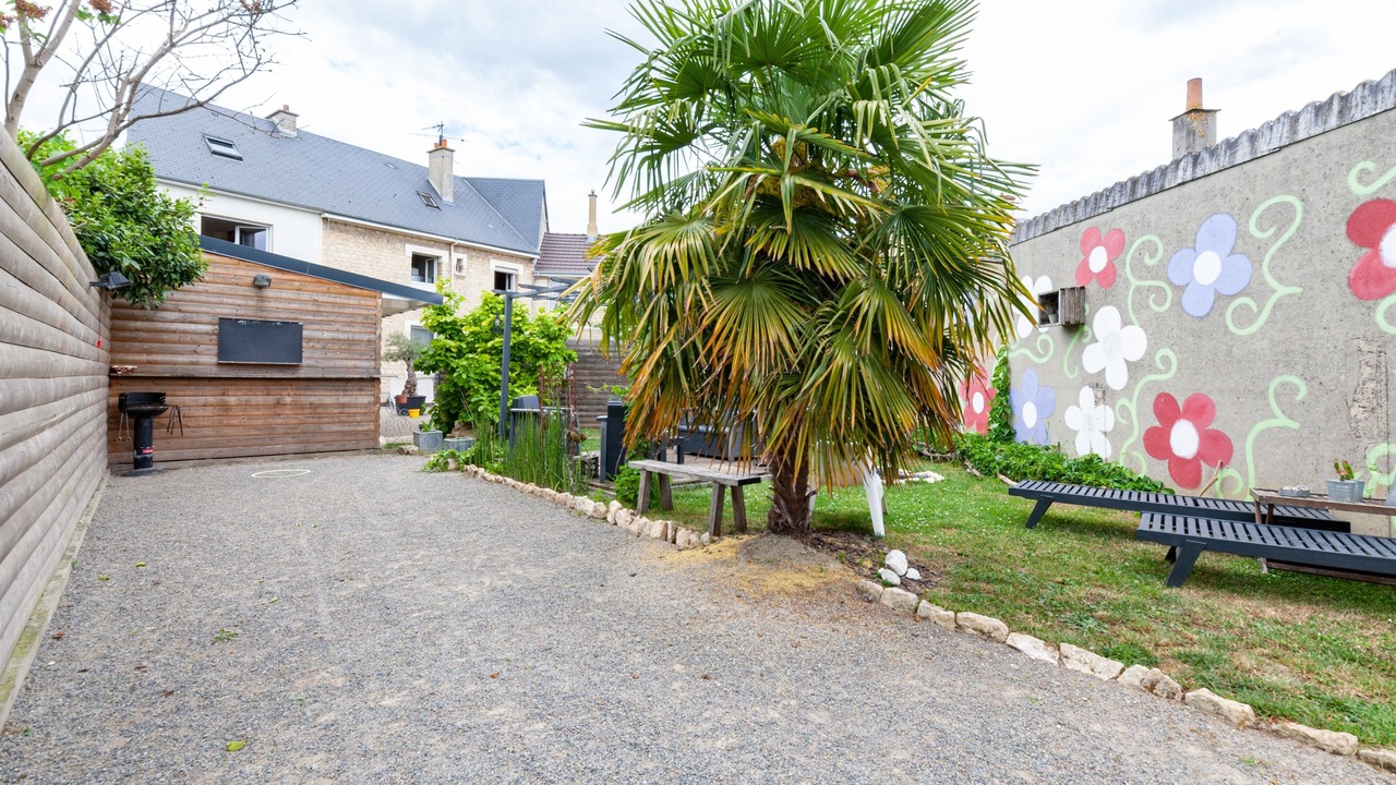 Photo of Patio Balcony in La Demi-Lune