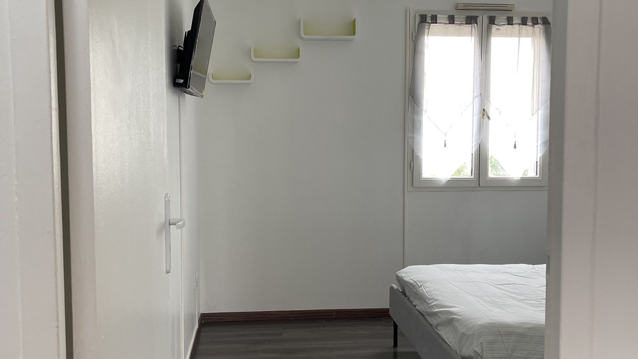 Photo of Bedroom in Etampes