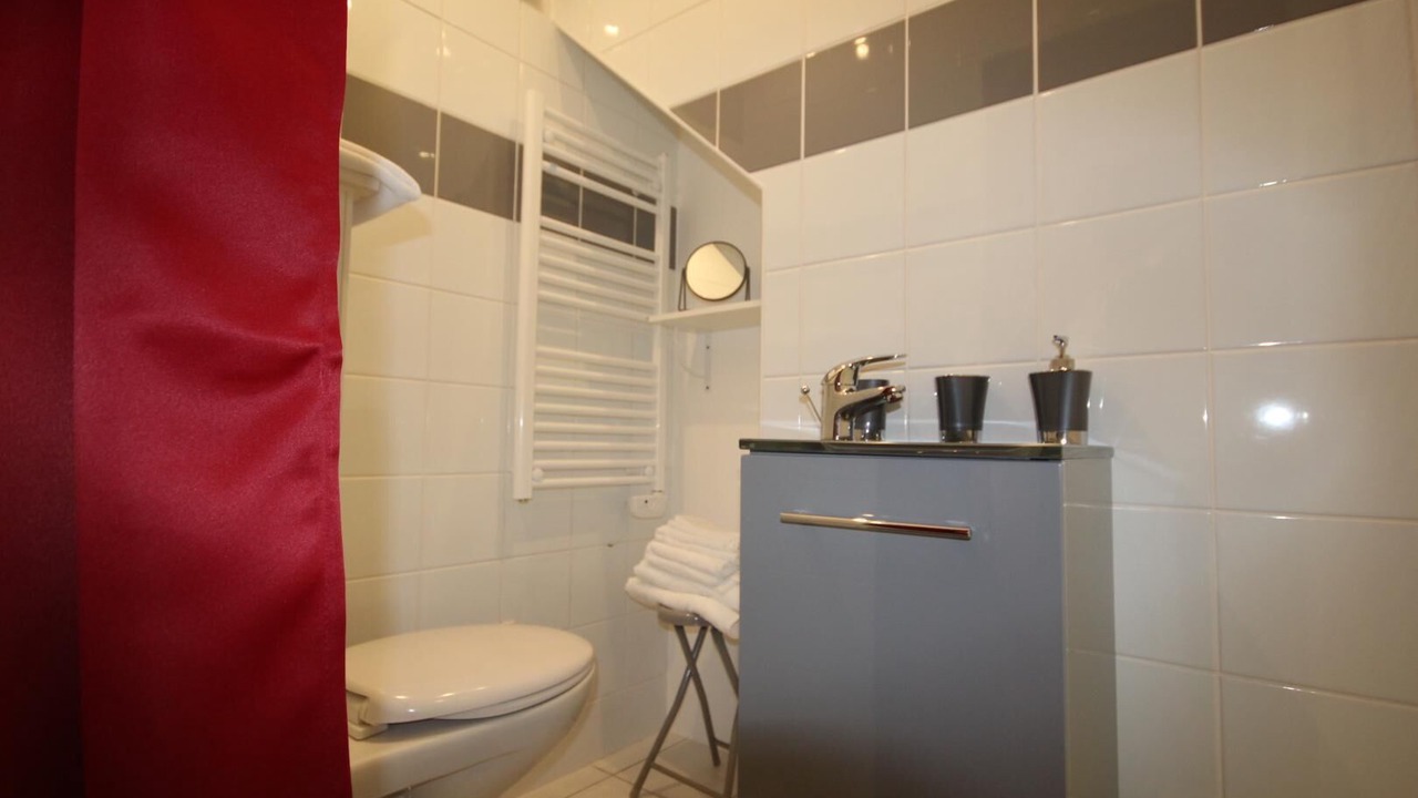 Photo of Bathroom in Cluny