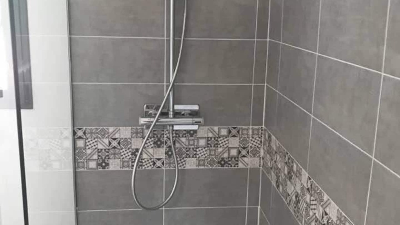 Photo of Bathroom in Saint-Quentin-en-Tourmont