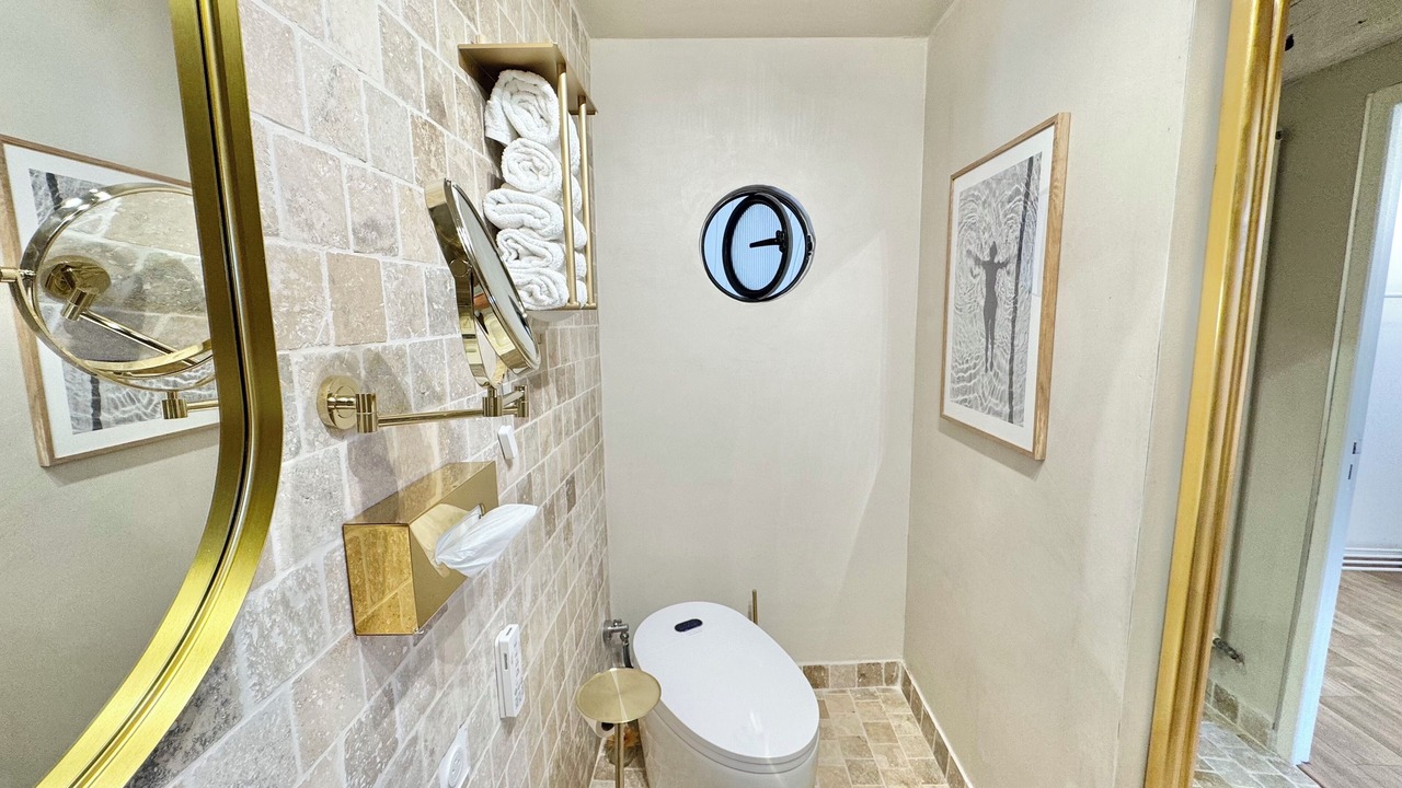 Photo of Bathroom in Beaune City Centre